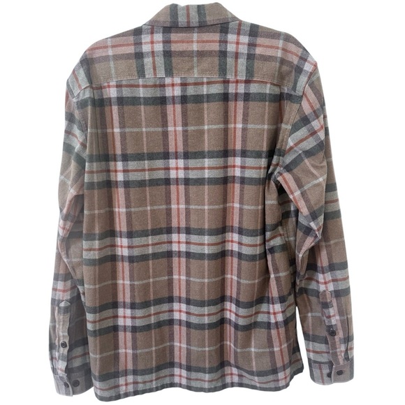 Patagonia Men's Organic Cotton Fjord Flannel Shirt in Sage Khaki Size Large - Picture 7 of 10